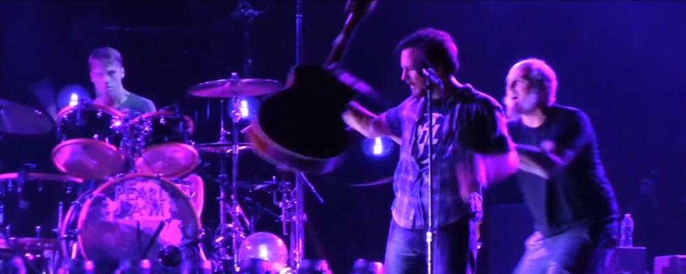 eddie vedder roadie web