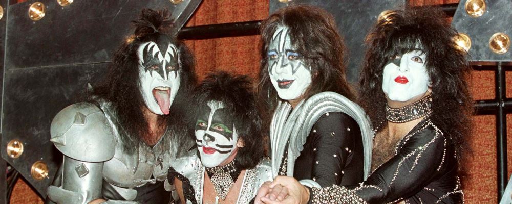 kiss 90s web