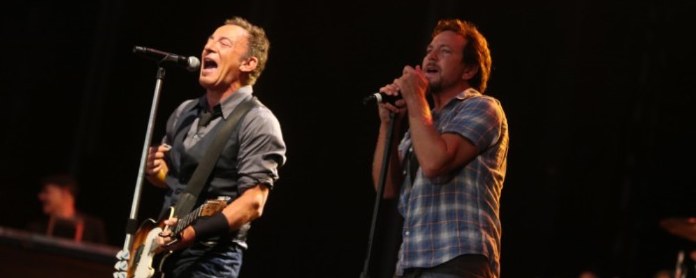 bruce springsteen eddie vedder 2014 web