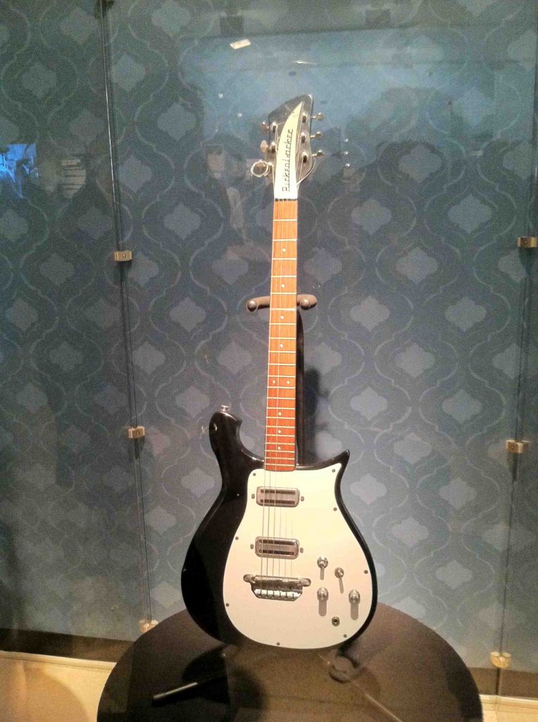 7-george-harrison-rickenbacker-425