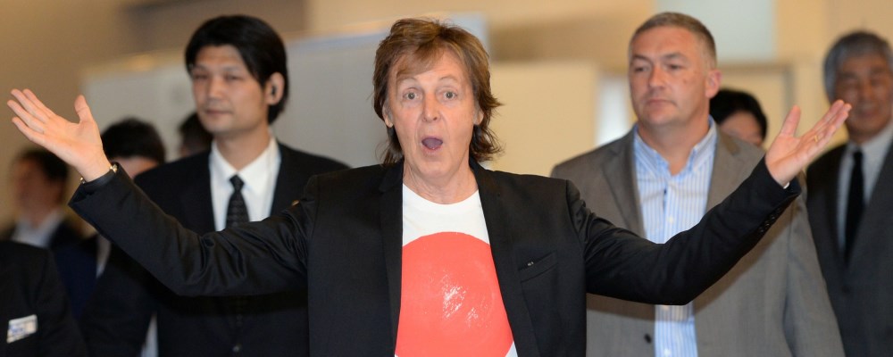 paul mccartney 2014 japon brazos extendidos web