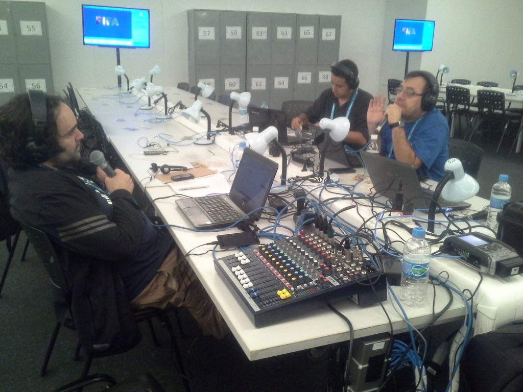 Haciendo el programa en la de prensa de Maracaná