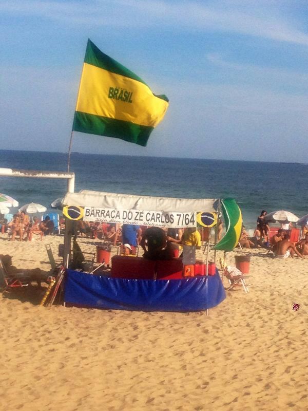 Zé Carlos en una playa de Rio de Janeiro