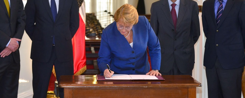 bachelet reformas firma web