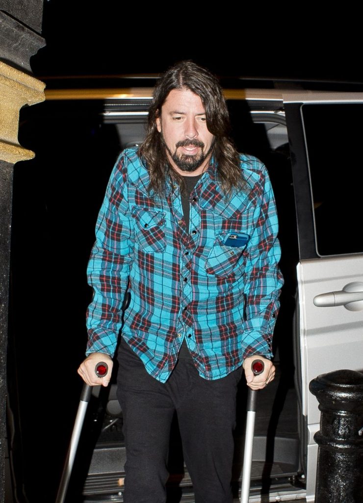 dave grohl 2015 muletas