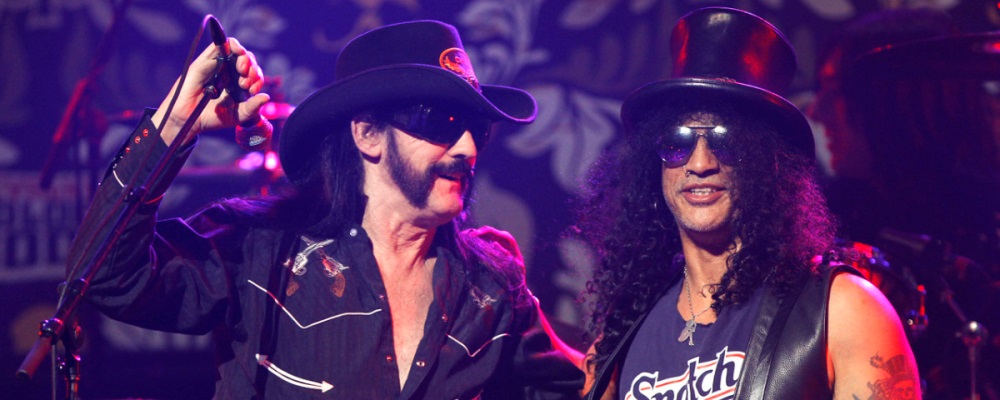 Lemmy Kilmister (L) and Slash perform at the 2nd annual Golden Gods awards in Los Angeles April 8, 2010.   REUTERS/Mario Anzuoni  (UNITED STATES - Tags: ENTERTAINMENT)