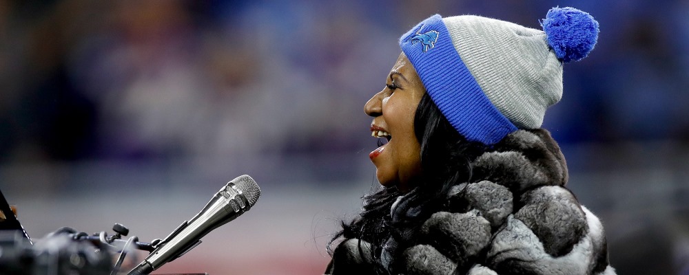 DETROIT.MI - NOVEMBER 24: Detroit native Aretha Franklin sings the National Anthem prior to the start of the Detroit Lions and the Minnesota Vikings game at Ford Field on November 24, 2016 in Detroit, Michigan. (Photo by Gregory Shamus/Getty Images)