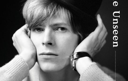 Publican libro con fotografías inéditas de David Bowie