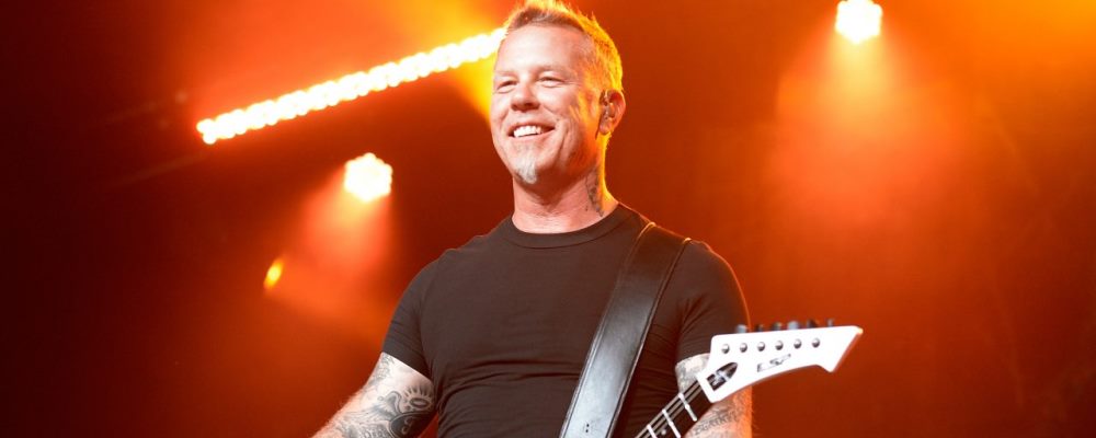 James Hetfield sonriendo web