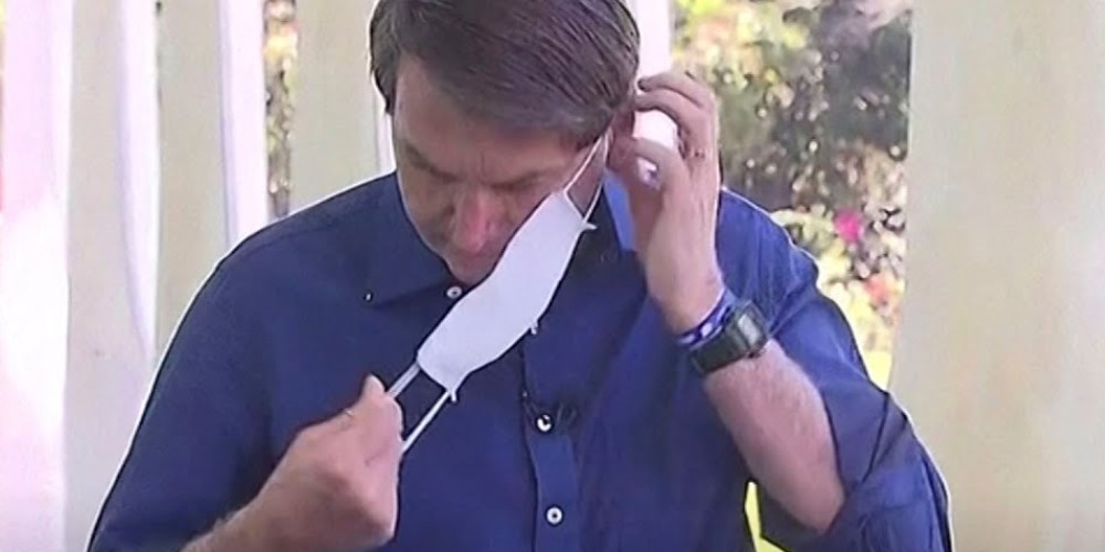 Bolsonaro prensa mascarilla