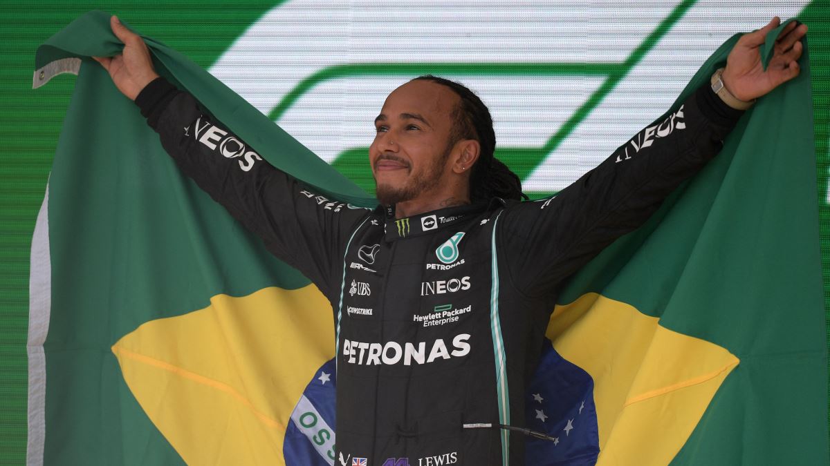 Fórmula 1: Hamilton remonta hasta la victoria y recorta a Verstappen en  Brasil — Futuro Chile