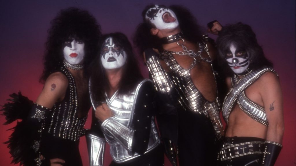 Kiss 1977 Love Gun Web