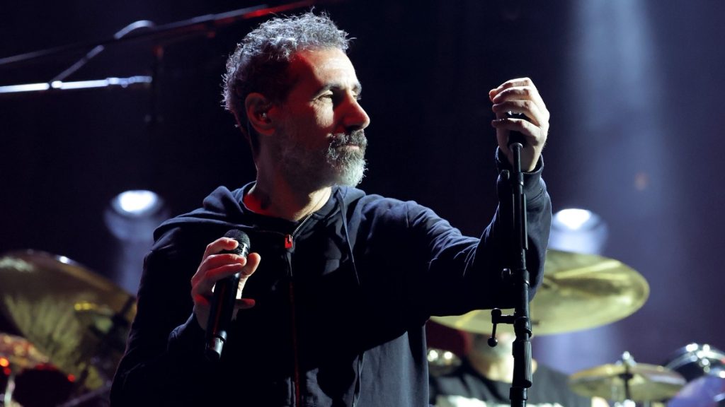 SERJTANKIAN1