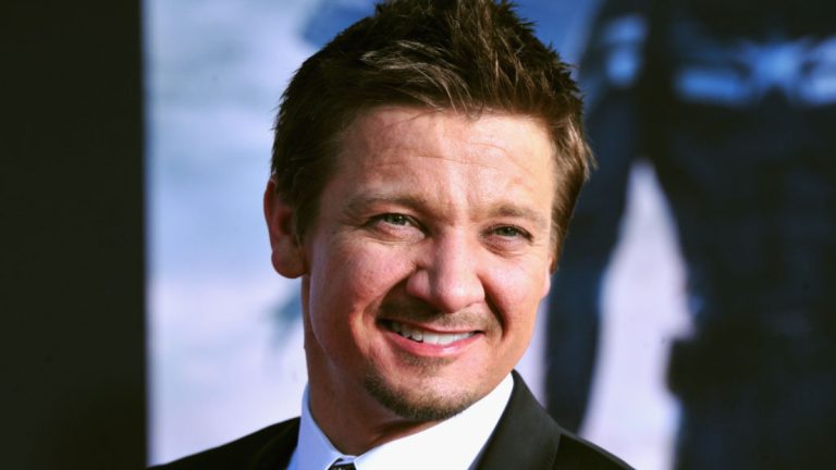 Jeremy Renner (3)