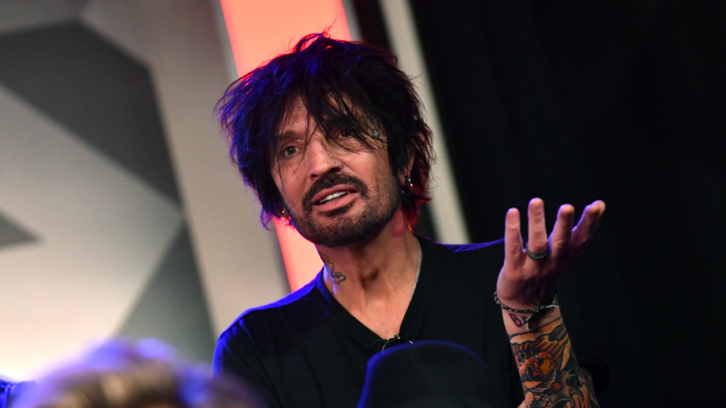 Tommy Lee Denuncia