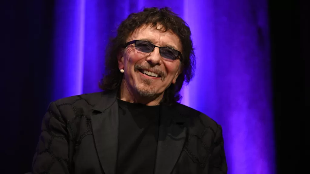 Tony Iommi Black Sabbath (1)