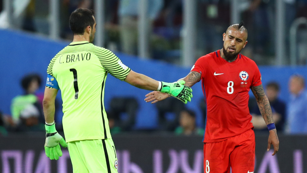 Claudio Bravo  Arturo Vidal