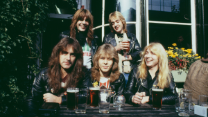 Iron Maiden Recordando Su Primer Concierto Con La Voz De Burce Dickinson