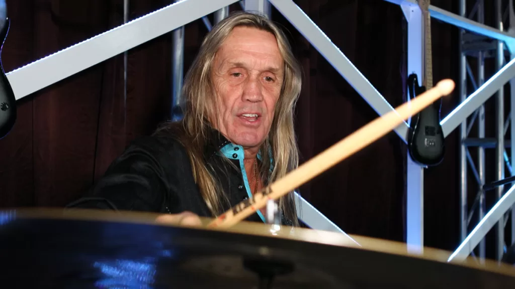 Nicko McBrain