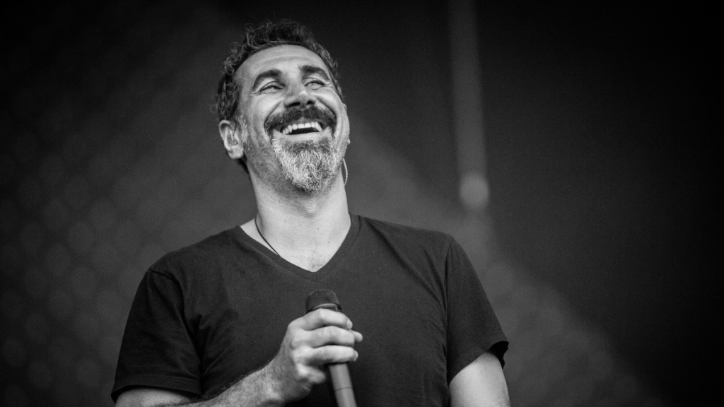 LOS PILARESDE SERJ TANKIAN