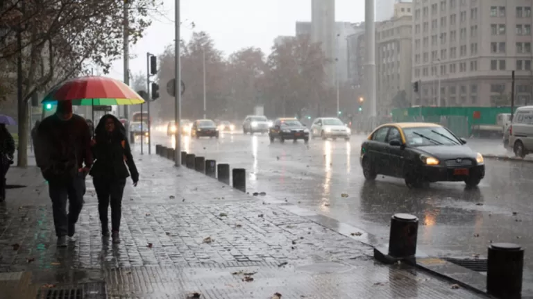 Lluvia En Santiago