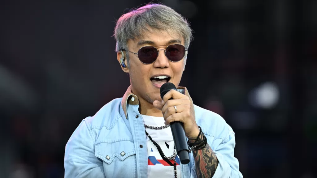 Arnel Pineda (1)