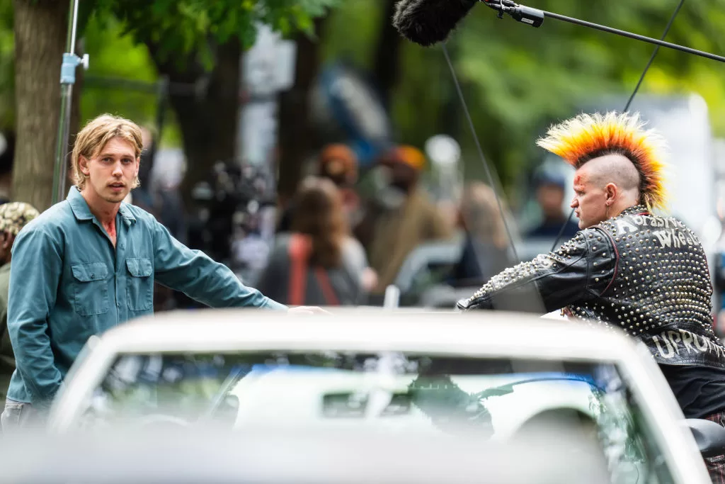 Austin Butler y Matt Smith en el set de "Caught Stealing". Foto: Getty Images.