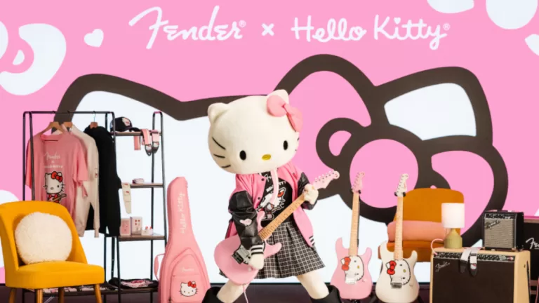 Fender Hello Kitty