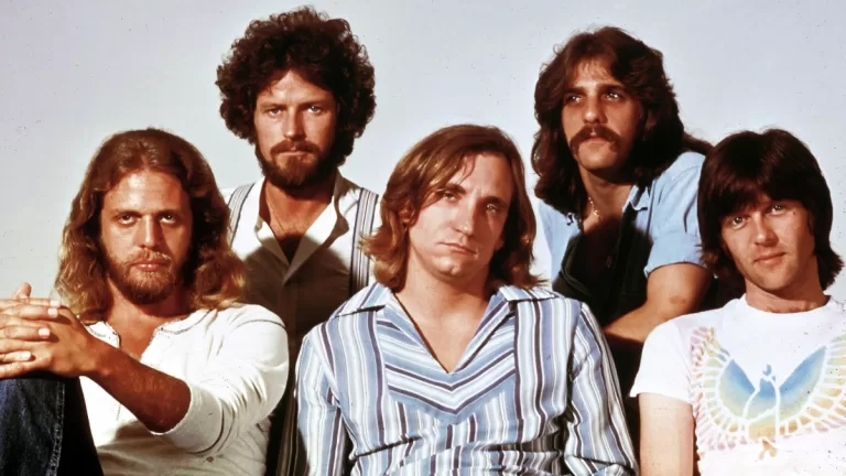 Eagles 1976 Web